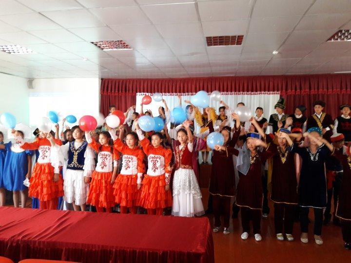 Тілдер мерекесі